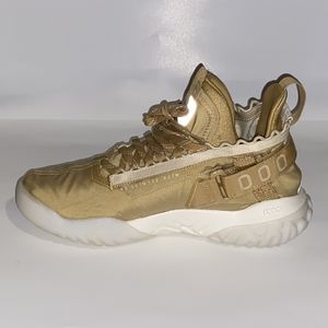 NEW Jordan Proto React size 9